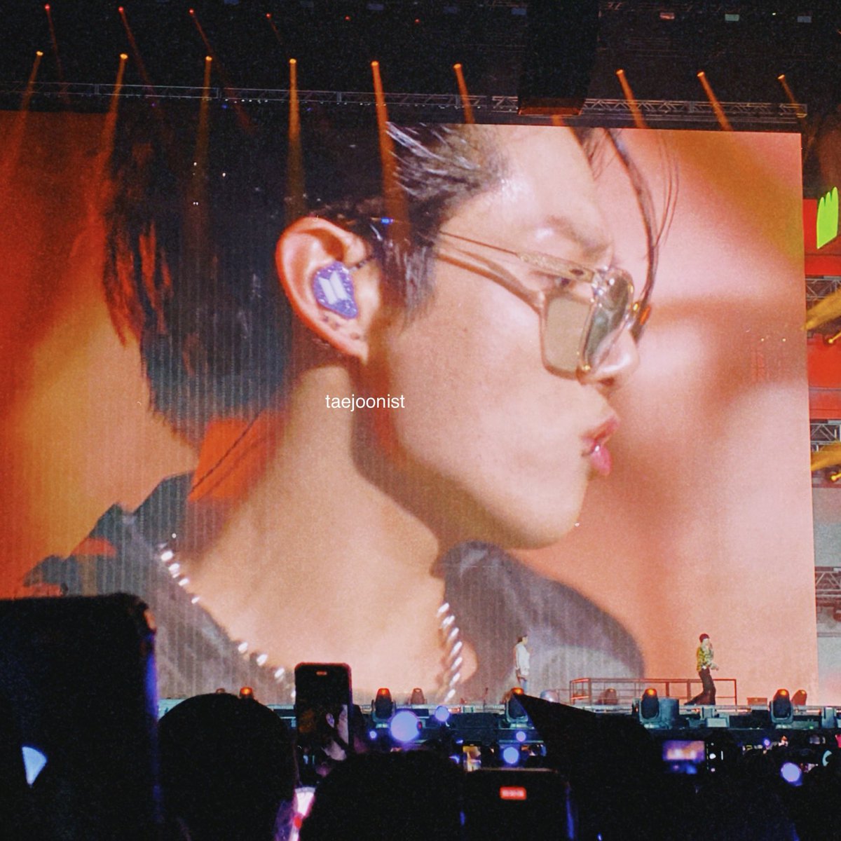 winnttaebear's tweet photo. JUNGKOOK JAWLINE 🔥 https://t.co/6B18EVdKyV