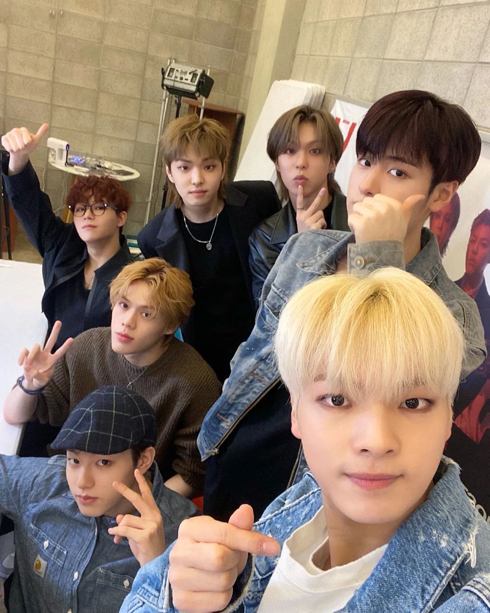 ghost9_ph's tweet photo. Today's Ghost9's fan meeting is complete!
I'm happy to have Ghostie that I can always spend a good time with~~

🔗https://t.co/DpbDvByAwH
[220416 @ official.ghost9 IG Update]

#준성이의스타일기 #JunseongStyle
#최준성 #CHOIJUNSEONG
#GHOST9 #고스트나인 #XRay #ARCADE_V https://t.co/UoD8B2QoCR