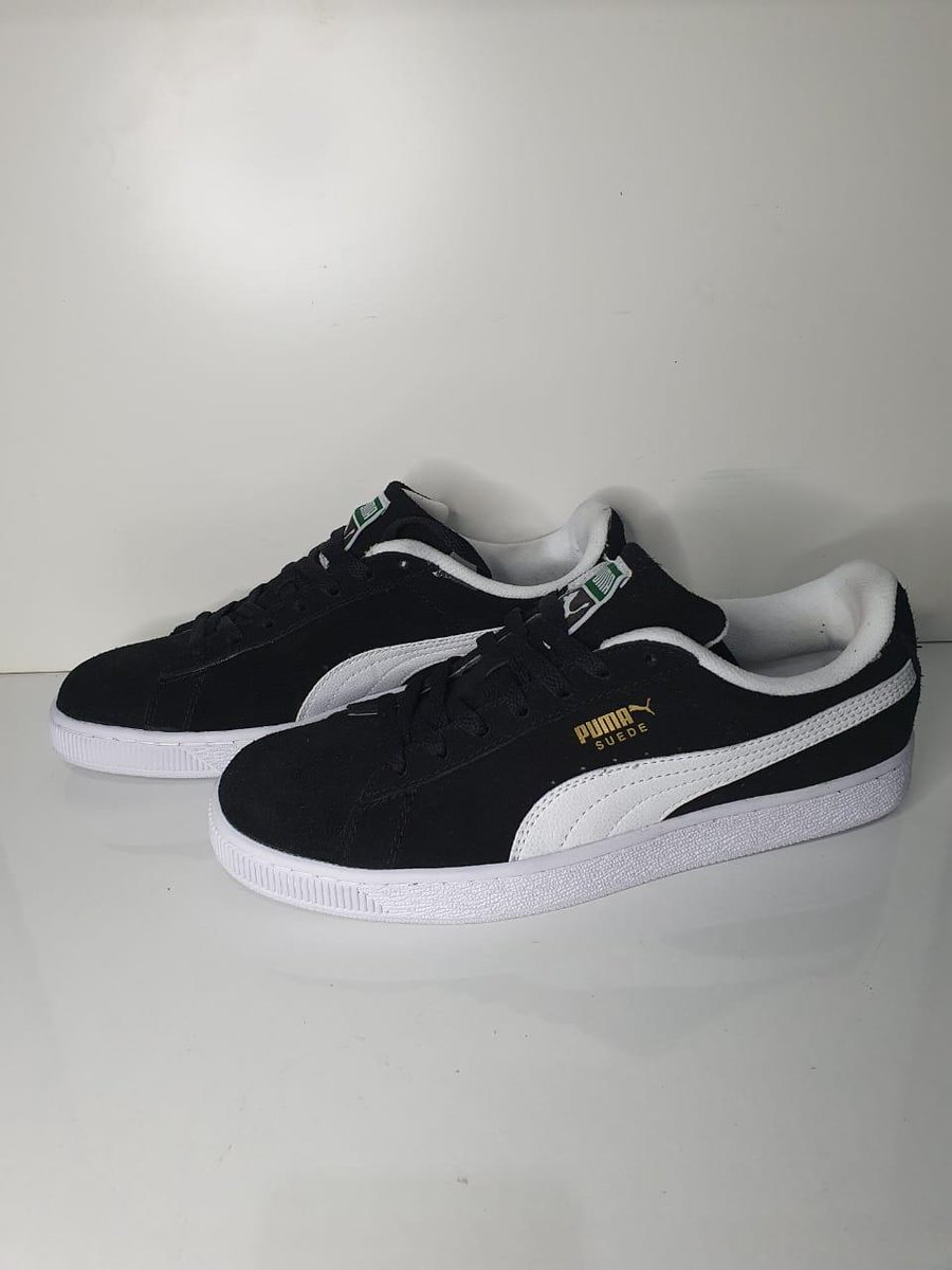 Sepasang sepatu gratis buat lebaran.
Khusus untuk teman-teman yg bekerja sebagai ojol atau kurir monggo silahkan RT. Untuk pemenang saya umumkun 7 hari sebelum lebaran yah.