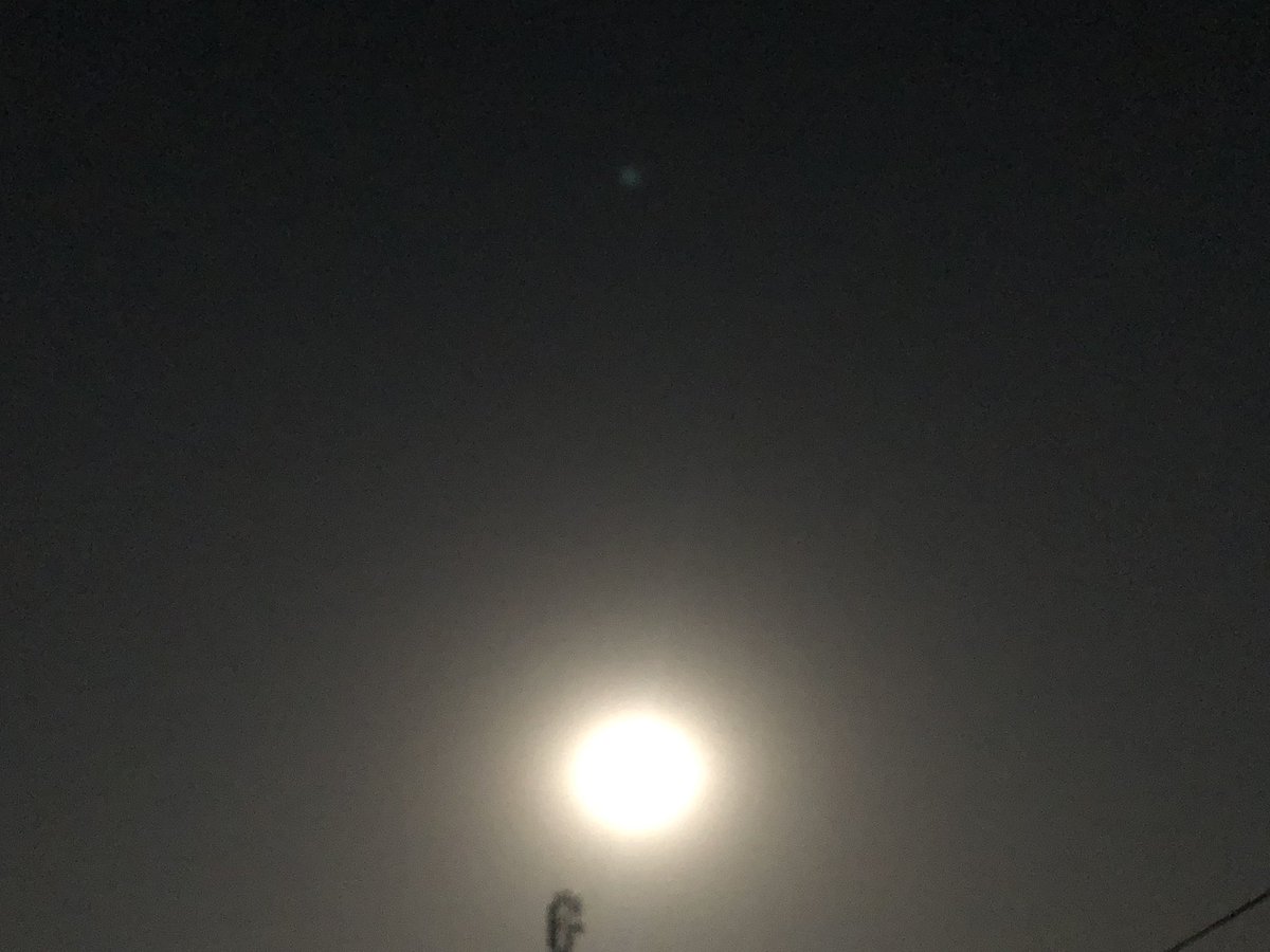 Er_NishaSolanki's tweet photo. If the full moon 🌕 loves you ,
why worry about the ✨ stars?
@deepika_bhola https://t.co/8n3lgG0sJd