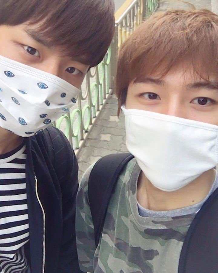 0809_rldtjd's tweet photo. 너희들생일이지만나도아이마냥
#진홍석이_내려온_우리의_봄
신나너네생일이곧내생일이지뭐♡ https://t.co/4vwsqocjpd