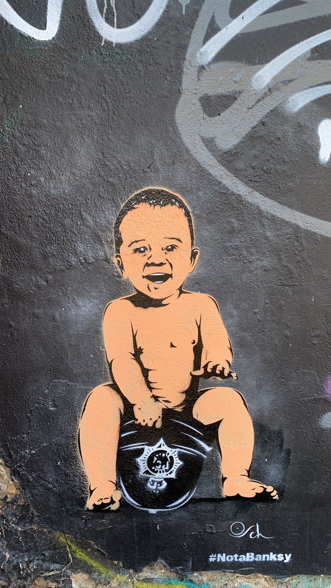 Spotted on my early morning run along the #regentscanal #london #streetart #notabanksy #graffitiart