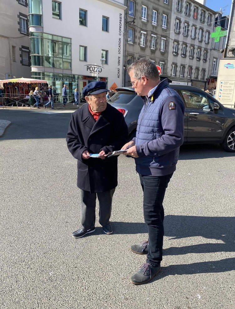 #Granville Les marcheurs mobilisés ce matin sur le marché, avec le député <a href="/sorre_depute/">SORRE Bertrand député de la Manche</a> pour écouter, expliquer le programme d’Emmanuel #Macron et ce qui nous oppose aux propositions de l’extrême droite 🇪🇺🇫🇷