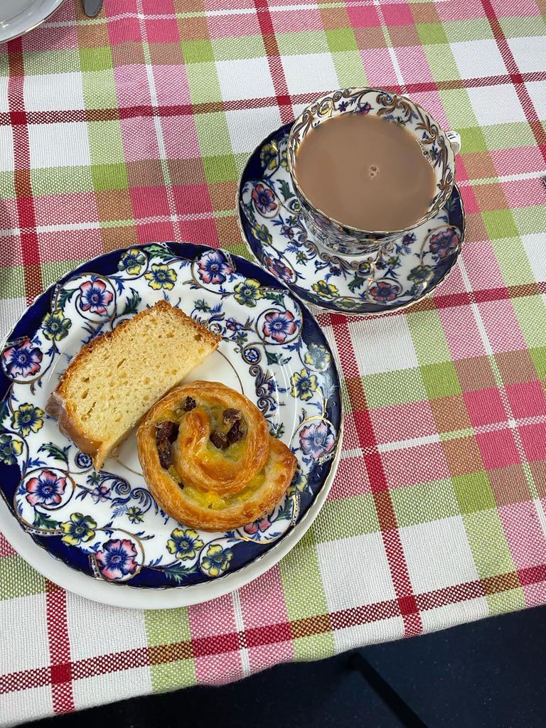 MPSPinkwell's tweet photo. Afternoon tea at Crane Youth and Community Centre #comesayhi #pinkwell https://t.co/iAqTjcAQb4