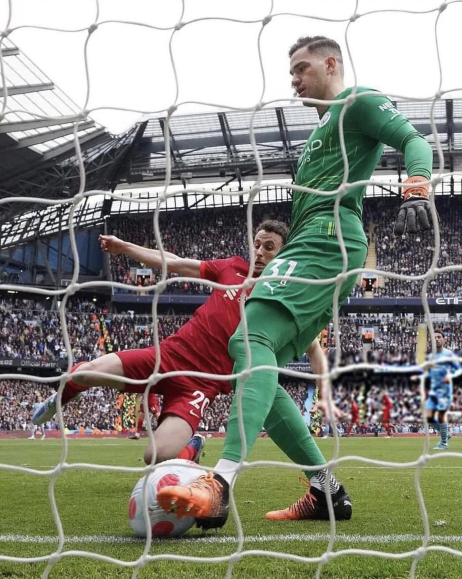 MenInBlazers's tweet image. John Lennon's Imagine                   Gal Gadot's Imagine