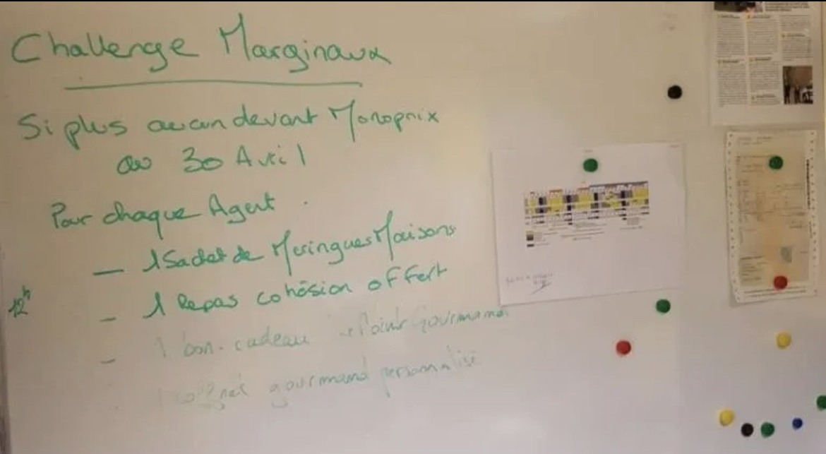 🇫🇷 FLASH - La police municipale d’#Auxerre avait pour "challenge" de déloger des sans-abris contre des paniers gourmands et des bons cadeaux. Le maire, Crescent Marault, en vacances pour quelques jours, n'a pas souhaité s'exprimer sur le sujet. Le procureur a été saisi. (FrBleu)