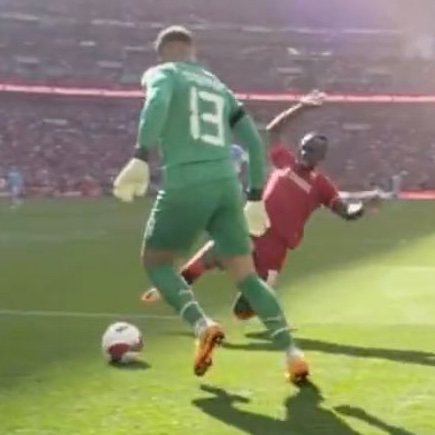 MenInBlazers's tweet image. John Lennon's Imagine                   Gal Gadot's Imagine