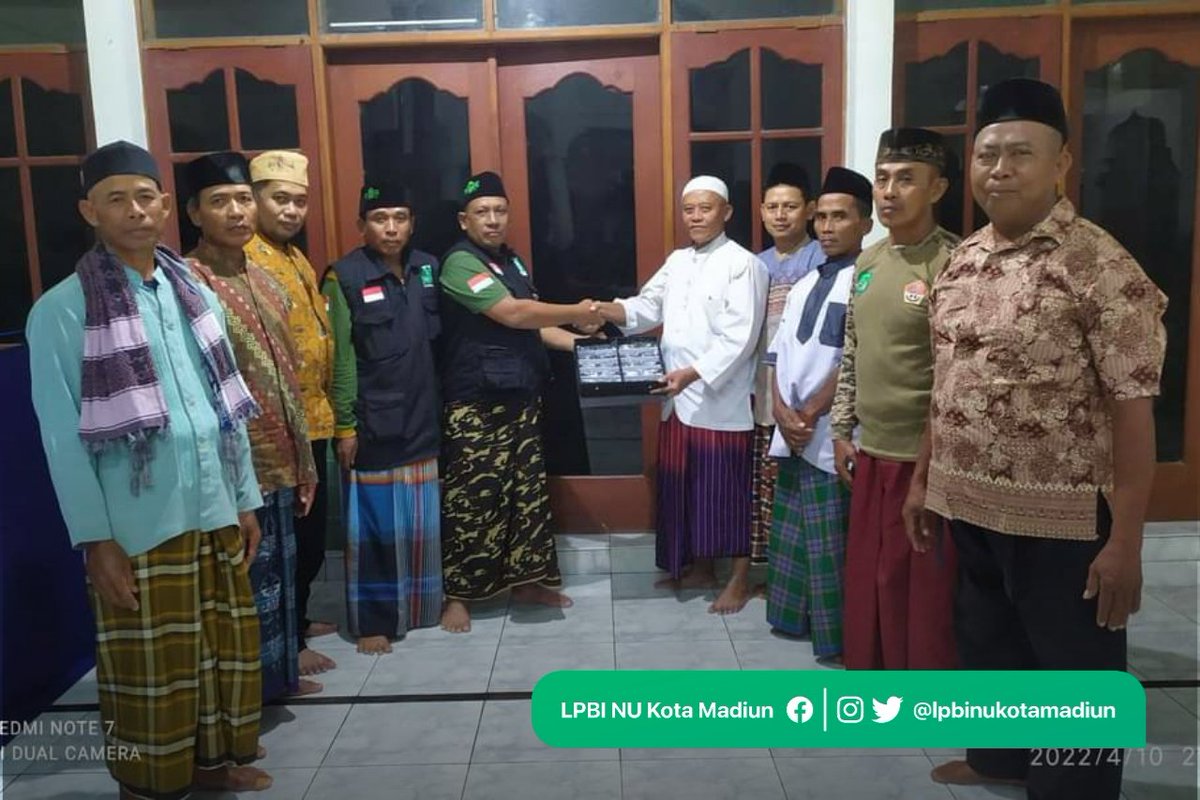 lpbinukotaAE's tweet photo. Relawan @lpbinukotaAE mmbagikan kacamata baca gratis kpd Jama'ah Masjid yg melaksanakan Tadarus Al-Qur'an di 3 lokasi:
(1) Masjid Ichwanul Muchilsin, Dsn Pucang Ds Pucang Rejo Kec Sawahan Kab Madiun
(2) Masjid  Ath Toyyibyyah Desa Kajang
(3) Masjid Baiturohman Jl Tanjung Pandean https://t.co/J1mPtbtLye
