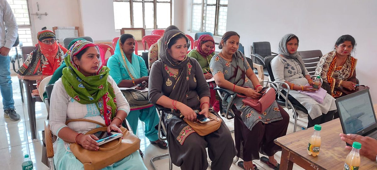 <a href="/pvvnlbaghpat/">PVVNL BAGHPAT</a> केअंतर्गत EDC BPT में मैसर्स टेरा सॉफ्टवेयर प्राइवेट लिमिटेड बिलिंग एजेंसी के द्वारा महिला स्वयं सहायता समूह को मीटर से बिल बनाने एवं रीडिंग लेने का प्रशिक्षण सर्किल ऑफिस बागपत सभागार मैं दिया गया

<a href="/BagpatDm/">DM Baghpat</a>
<a href="/aksharmaBharat/">A K Sharma</a>
<a href="/UppclChairman/">CMD UPPCL</a> 
<a href="/1912PVVNL/">Pashchimanchal Vidyut Vitran Nigam L.td(1912)</a>
<a href="/mduppcl/">MDUPPCL</a>