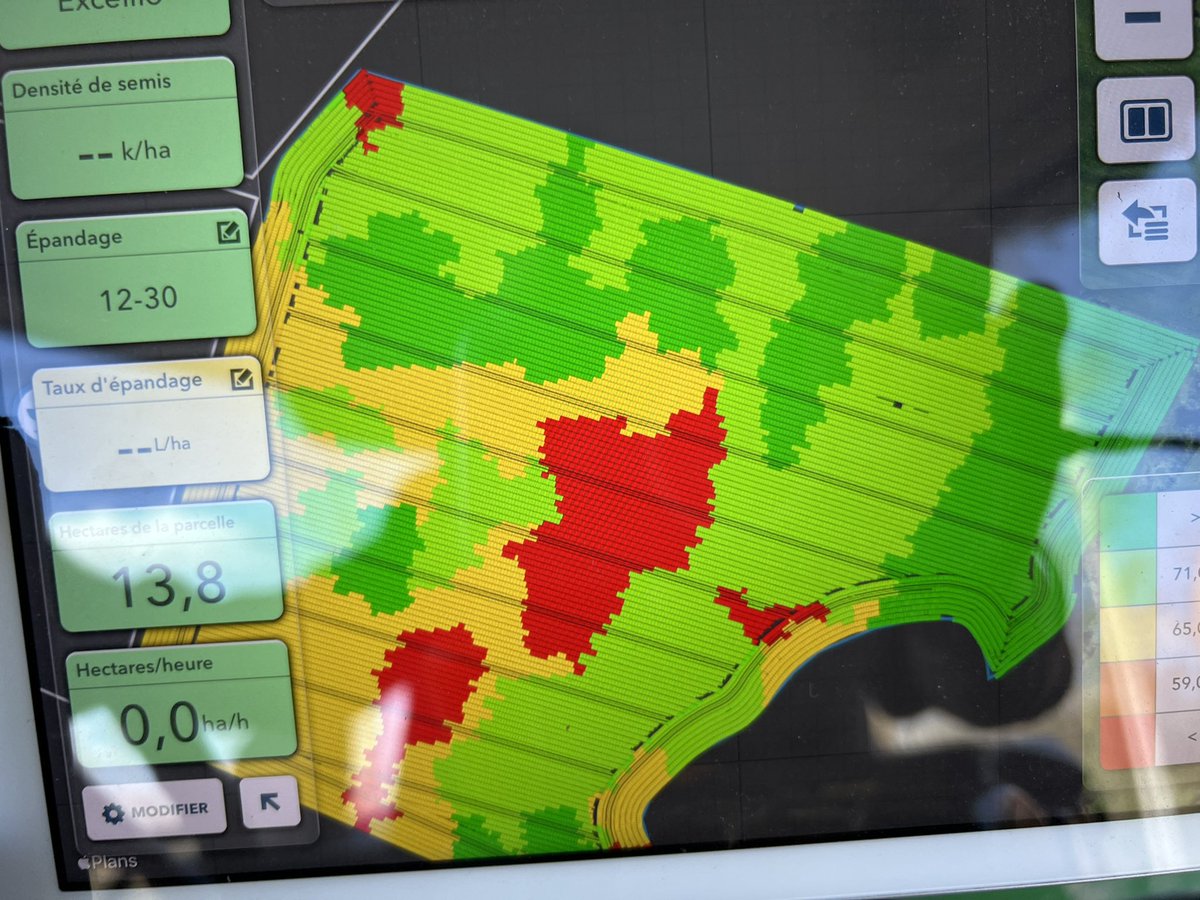 Semis de tournesol à 50cm. Modulation test avec de gros extrême 🤞🏻 et que les piafs restent chez eux 😏🌻✅
