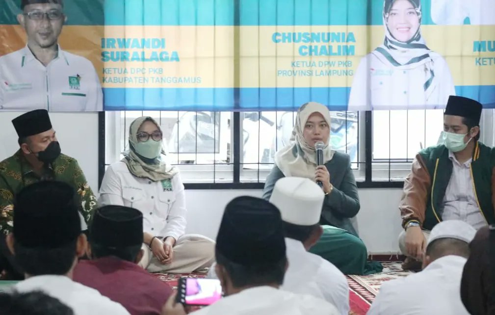 nover_subing's tweet photo. Ketua DPW PKB Lampung Hj Chusnunia  memimpin Rakoor dg DPC Tangamus, sbg  penambah semangat kerja,  Hadir DPP PKB Erry Ayudhiansyah,  DPD RI Jihan Nurlela, DPR RI Hj Ella Siti Nuryamah, DPRD Lampung H. Noverisman Subing, Maulida Zaurih, Asuwansyah, Sekrwtaris DPW Seh Ajeman dll. https://t.co/vrhfoU08I2