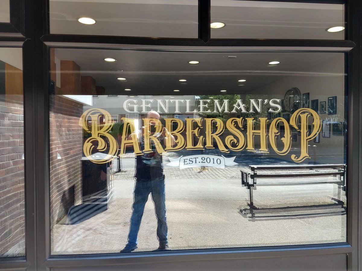 MaxSigns tweet media