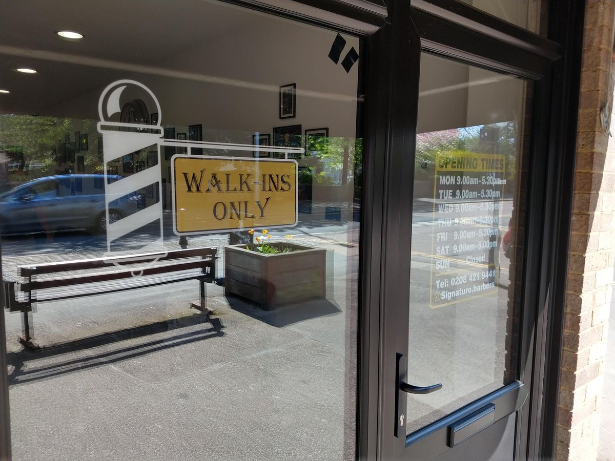 MaxSigns tweet media