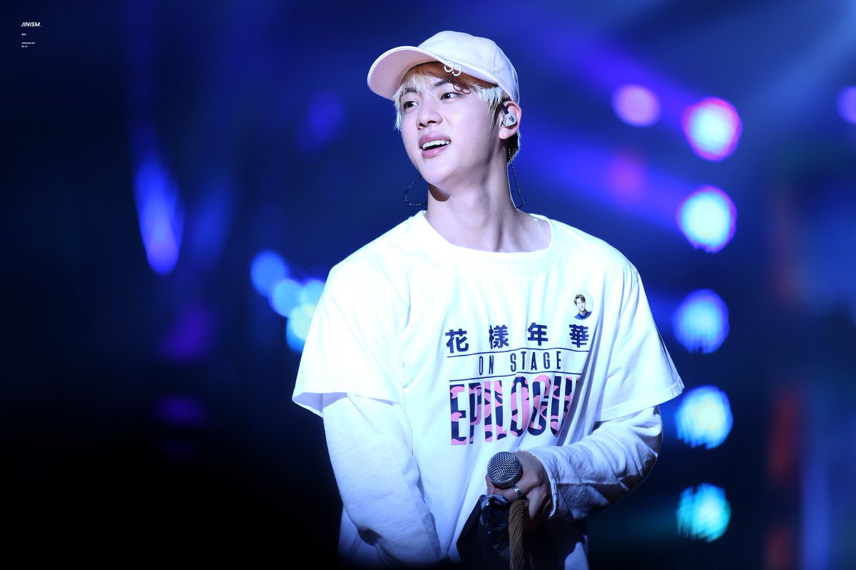 _Timeto_JIN's tweet photo. 160713 花樣年華 ON STAGE EPILOGUE in OSAKA 

 #JIN #진 #석진 #김석진 #방탄소년단 
@BTS_twt https://t.co/iMalwOw8ke