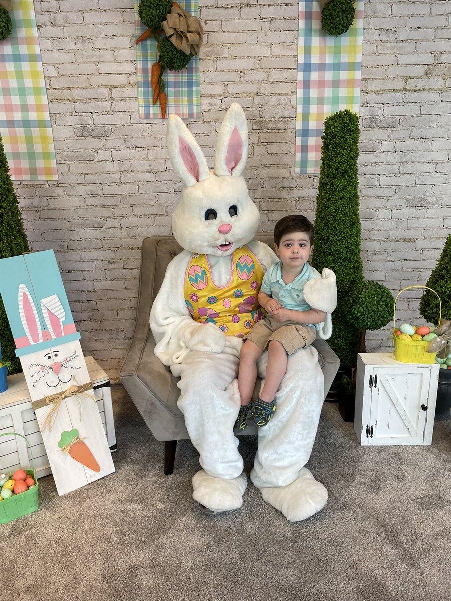 jemiller51's tweet photo. Easter bunny!

#pictureyourselfieVH #RTM https://t.co/i8h6uDba9p