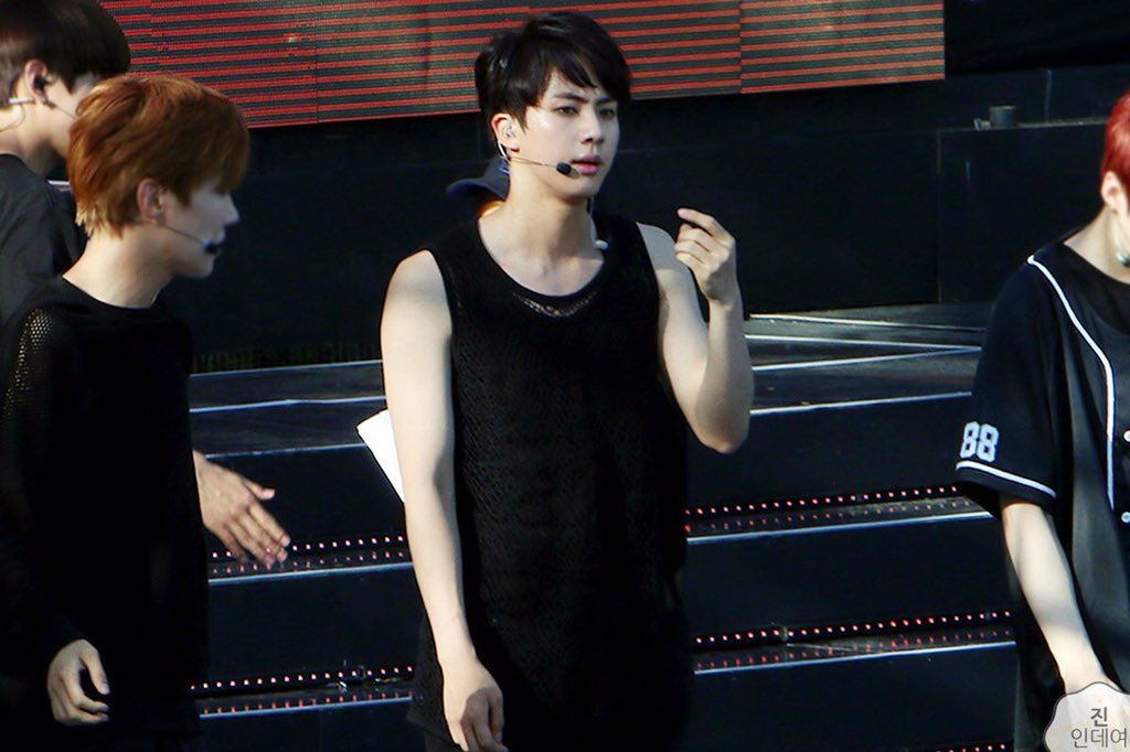 _Timeto_JIN's tweet photo. 140826 쇼 챔피언 리허설 석진

#JIN #진 #석진 #김석진 #방탄소년단 @BTS_twt https://t.co/7CXnNQH4LX