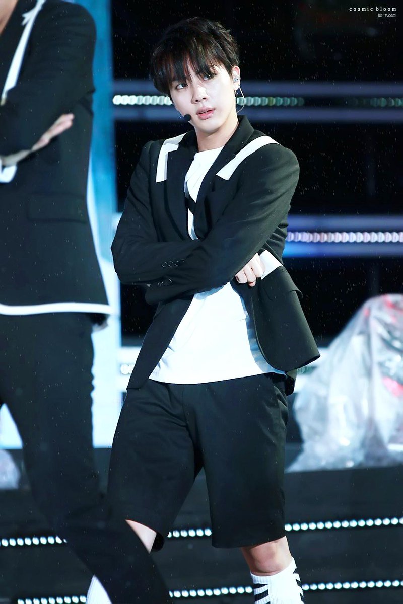 _Timeto_JIN's tweet photo. 140826 쇼 챔피언 석진

#JIN #진 #석진 #김석진 #방탄소년단 @BTS_twt https://t.co/ZneyOcacP2