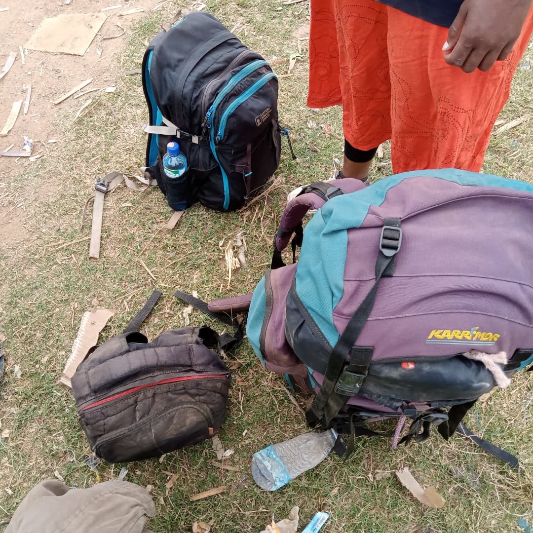 CMD_Africa1's tweet photo. Now let's deliver these gifts to the children in the villages!
#Literacymattersmatters
#Thelibrarymanyattaproject
@Edithcherotich0 https://t.co/45bACX1mci