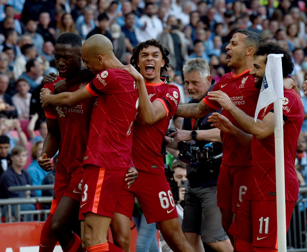 LFC's tweet photo. 𝙋𝙪𝙧𝙚 𝙥𝙖𝙨𝙨𝙞𝙤𝙣 😍 https://t.co/ao9TxSMxqk