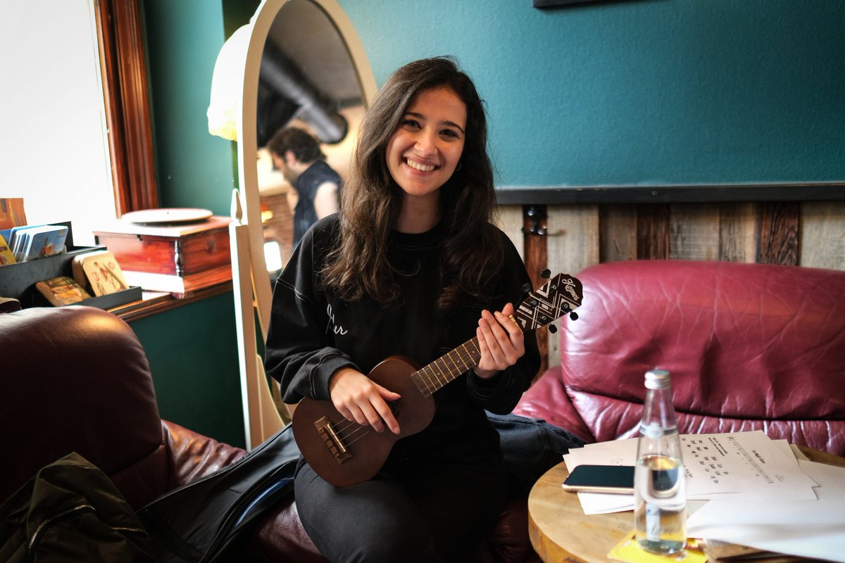 Bugün ilk kez gerçekleştirdiğimiz Ukulele Workshop etkinliğimizden kareler. 📷

Ukuleleniz olmasa bile katılım sağlayabileceğiniz bu keyifli etkinliğimizin yeni tarihi için beklemede kalın.

#aksi
#anlatacaklarımvar 
#aksidergi 
#etkinlik 
#workshop 
#ukulele 
#ukuleleistanbul