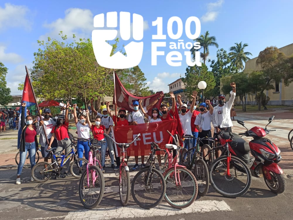 Bicicletada historica 🚴🏻‍♂️ celebrando los 100 años de la #FEU , en un marco de la Victoria de playa Girón y la proclamación de carácter socialista de nuestra nación ...