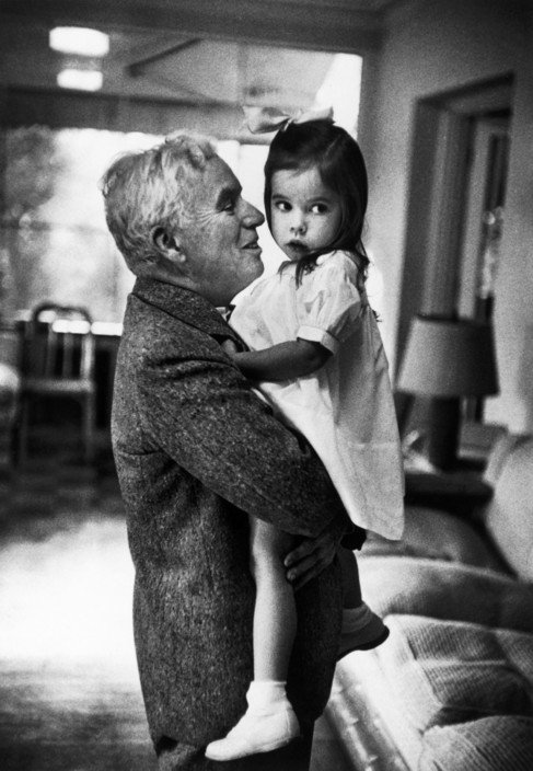 Charlie Chaplin with his daughter Victoria 📷 W. Eugene Smith, 1952