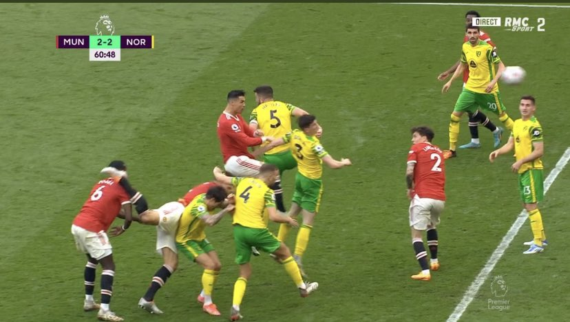 _BeFootball's tweet photo. Harry Maguire qui blesse Paul Pogba...😭😭

📸 RMC Sport https://t.co/eaACnlFxrz