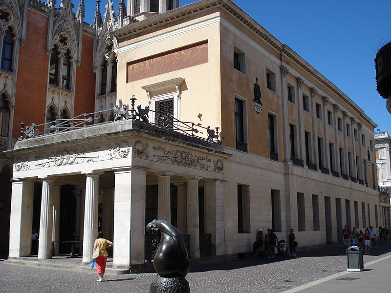alberto_sanavia's tweet photo. #8maggio 1852, #Venezia: muore l’ingegnere e architetto Giuseppe #Jappelli, la cui opera più nota rimarrà il Caffè #Pedrocchi di #Padova. Opererà per lo più in quest’ultima città progettando (senza portare a termine) un porto commerciale per Venezia https://t.co/6AlcQCBRKI