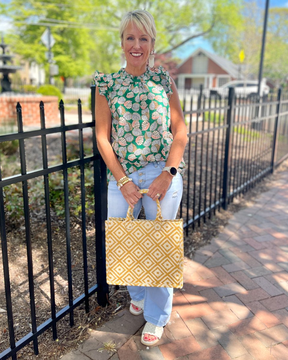 All_Inspired_A's tweet image. Green with envy and a whole lotta cute! 💚

#SpringTop 🔍 bit.ly/3Oiwgf1
#Tote 🔍 bit.ly/3KT1kzO
#Denim and #Jewelry 🛍️ In-store Exclusive

#ootd #springlooks #summerlooks #allinspired #downtownalpharetta #fashion #styling #fashionforward #accessorize