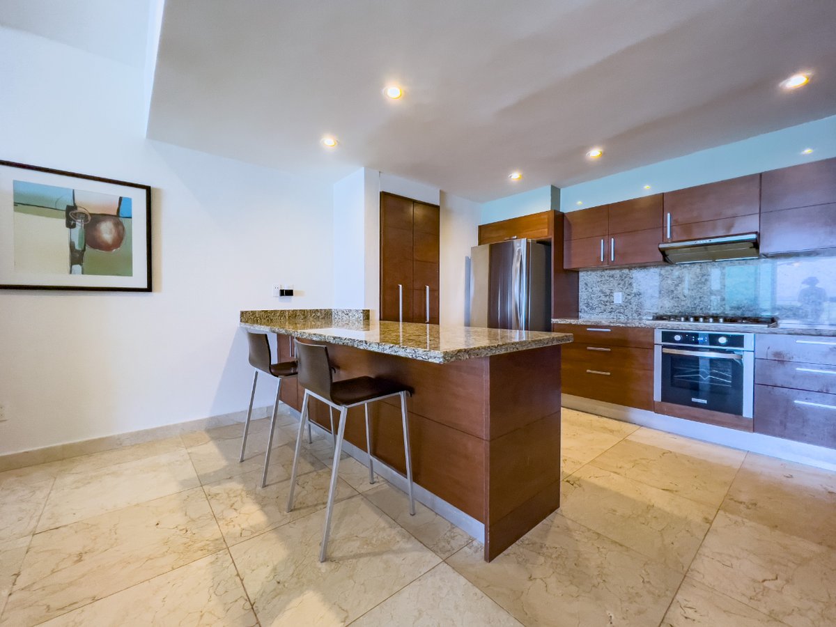 RivieraTop's tweet photo. #Oceanfront #ApartmentForSale in #PuertoAventuras 🌴 List Price: $550,000.00 USD | 2 Bedrooms - 2 1/2 Bathrooms.

Contact us: https://t.co/BFuJFN7Y3B https://t.co/e5hBNhpC6p
