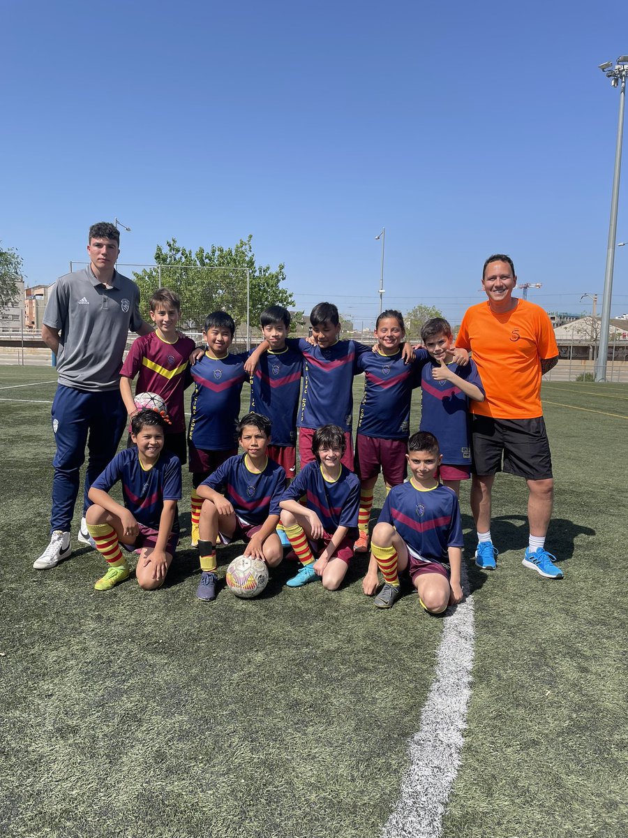 udgornal's tweet photo. 3r clasificado 🥉 @pbcinccopes 

Gran torneo de la Penya que ganó la final de consolación 

Muchas gracias por venir a nuestro torneo. Nos vemos en futuras ediciones 💙❤️💛⚽️👋 https://t.co/U45vuaWlDe