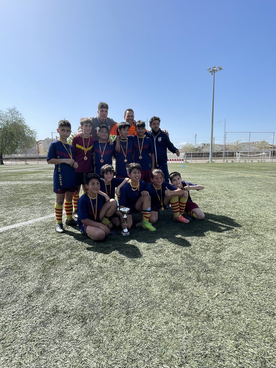 udgornal's tweet photo. 3r clasificado 🥉 @pbcinccopes 

Gran torneo de la Penya que ganó la final de consolación 

Muchas gracias por venir a nuestro torneo. Nos vemos en futuras ediciones 💙❤️💛⚽️👋 https://t.co/U45vuaWlDe