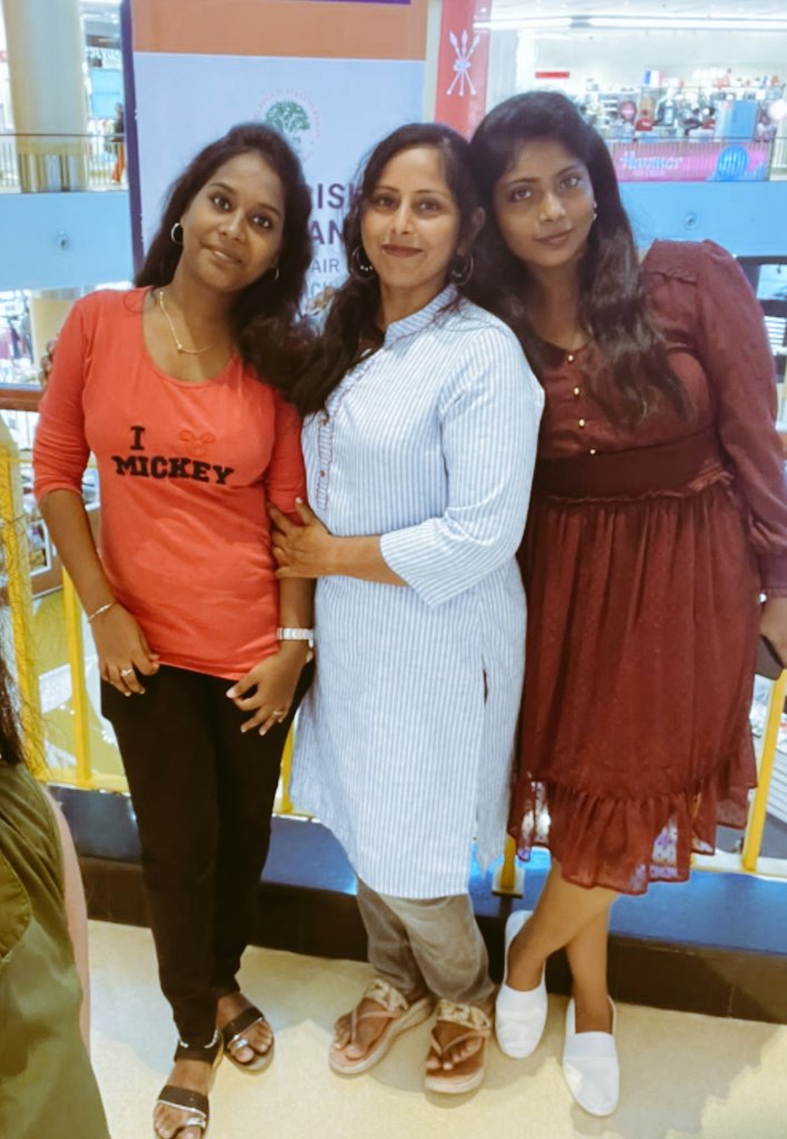 senkodiwww's tweet photo. ஏப்ரல் 16 :
தொடர்ச்சியான பல பணிச்சுமைகளுக்கு மத்தியில் நமக்கான நேரத்தையும் சற்றே தேடியப்போது....
இடம் :#VR_Mall.. https://t.co/xHvBTBzfjZ