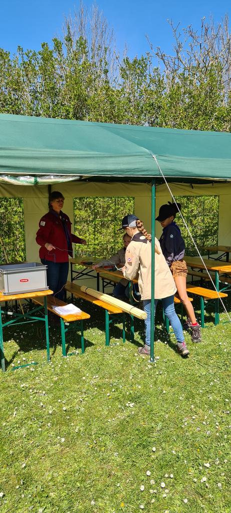 Ook is er de workshop #computertechniek #MorseSeinen #Solderen en #AntenneMaken super leuk! En wat is het heerlijk weer!