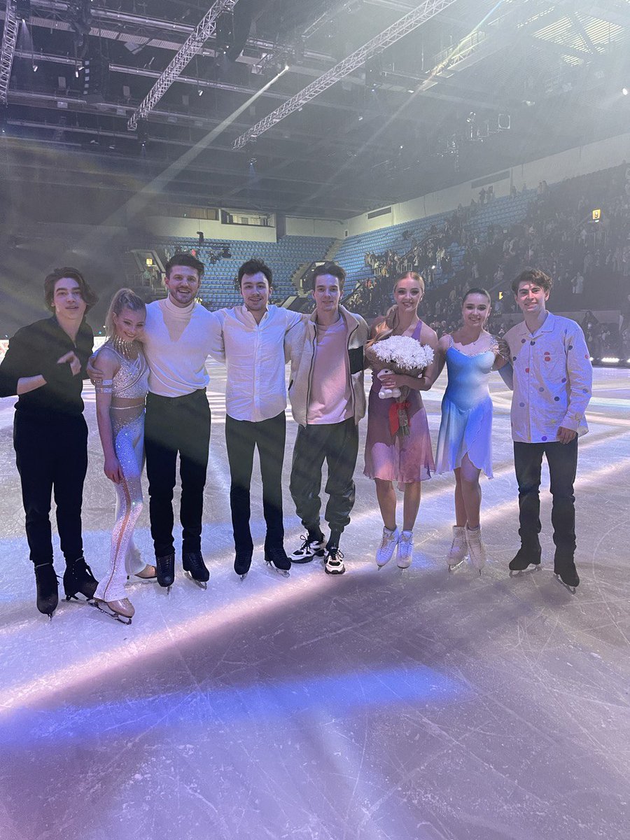 SSkatingGifts's tweet photo. Ígor Eremenko, Artem Fedorchenko, Mark Kondratyuk, Kamila Valieva, Dmitry Alieva, Iván Bukin & Alexandra Stepanova ♥️❤💐🌹🦋😍🥰😍🤩 💎💙
#markkondratiuk
#kamilavalieva
#alexandrastepanova
#IvanBukin
#figureskating
#patinajeartistico
#worldfigure
#worldfigureskating https://t.co/pGAhQR1e5X