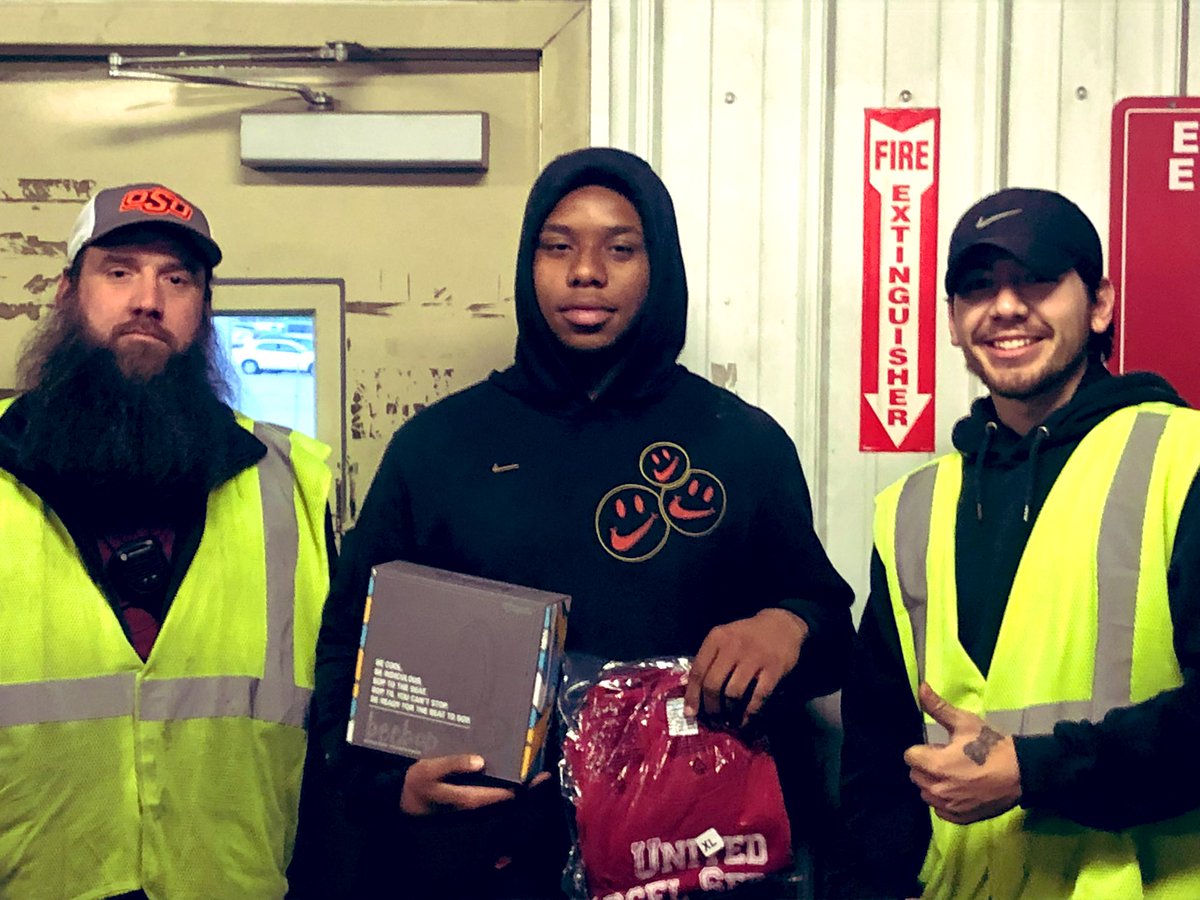 okc_preload's tweet photo. 🥇Excellent week for Jackson of the North leg #Village 5,233 packages loaded this week and ZERO  MISLOADS!! Great job!! #TeamNOmisloads #PerfectService #OKC #UPS  #okcpreload #excellence https://t.co/gRTdCj0ESy