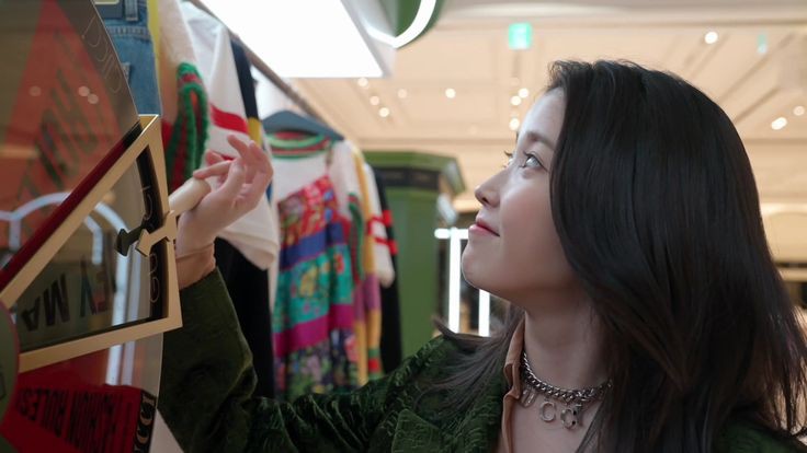 아이유 tweet media