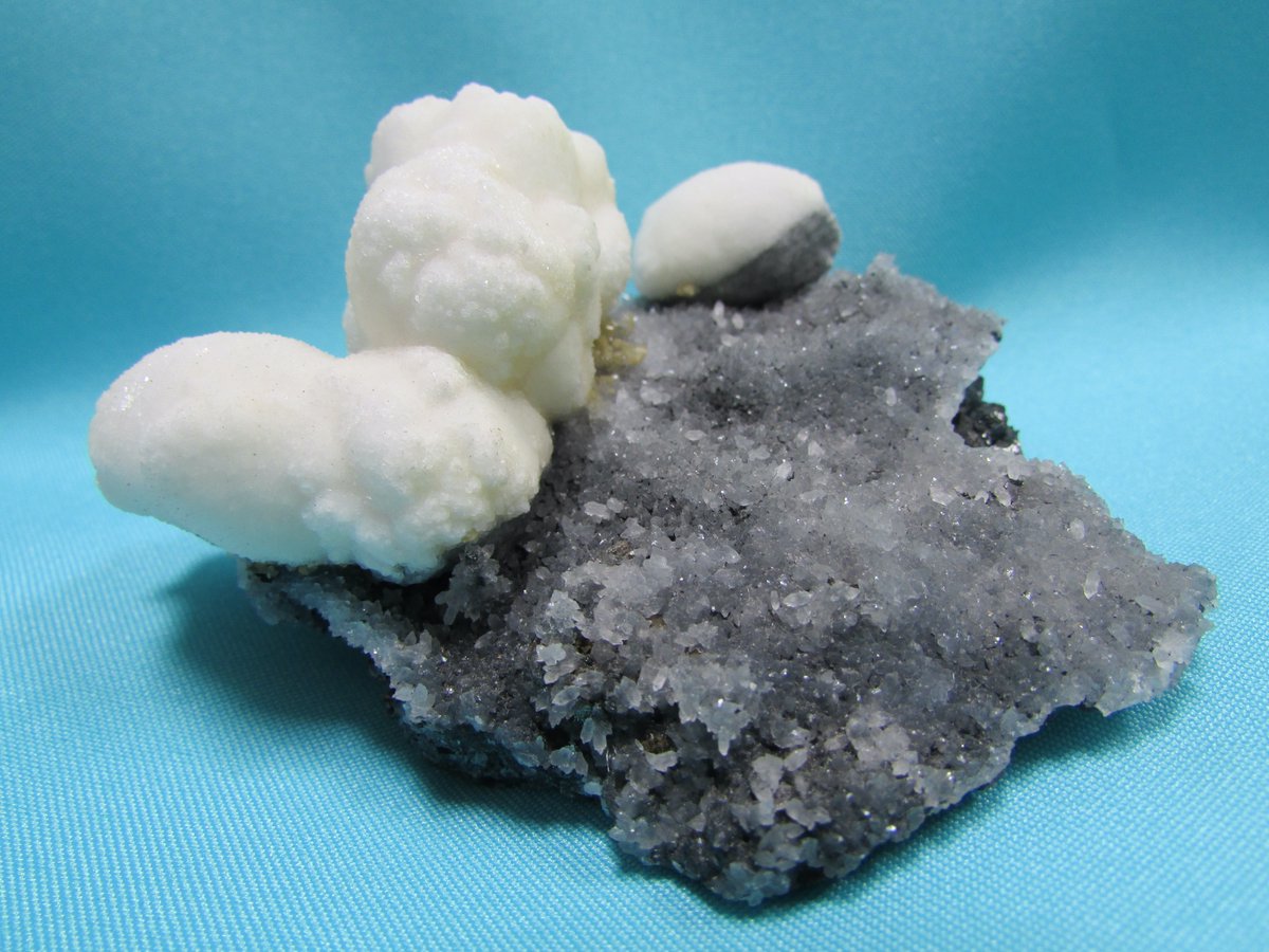 Bisbeeborn1's tweet photo. Featured Mineral
Jamesonite Inclusion Calcite from Herja Mine, Chiuzbaia, Baia Mare, Romania.   Snow white calcite on jamesonite  inclusion make this piece stand out. 
https://t.co/7Ld3q3Qwx4. #minerals #mineralspecimens #mineralcollecting #rocks #crystals #calcite #fineminerals https://t.co/RZSQPhq14G