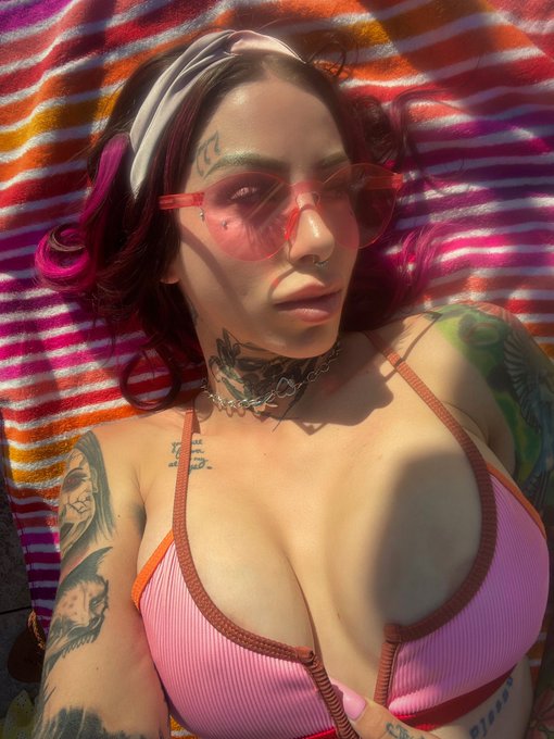 Hello all my new followers 🥰  make sure you turn your post notifications on for my page ☀️ https://t<a href="/tag/freestiiizy"class="tags"><span>#freestiiizy</span></a>