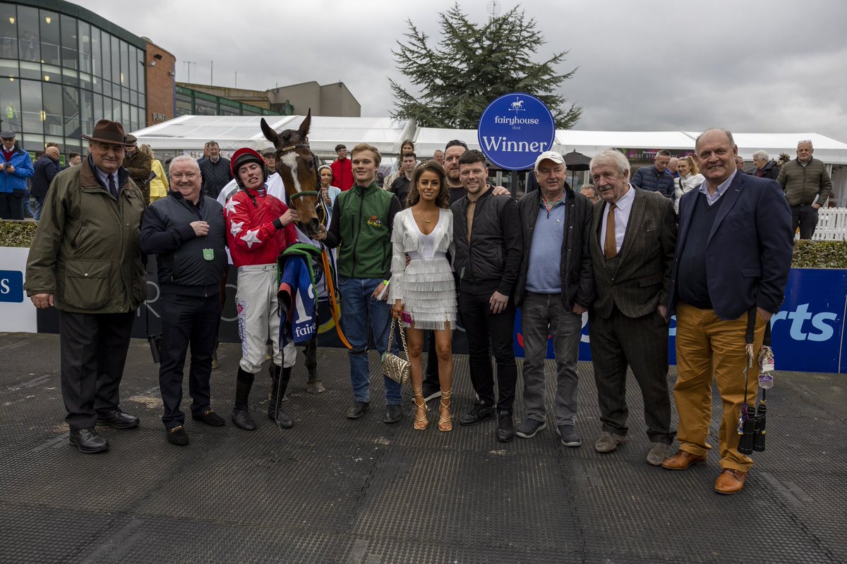 HRIOwners's tweet photo. Bugs Moran is successful in the INH Stallion Owners EBF Novice Handicap Hurdle at Fairyhouse today. 🏆
A great day for winning owner Jack Singleton, trainer Noel Meade and jockey Jack Kennedy. 
.
#TheNextLevel #Racehorseownership #Everyracingmoment https://t.co/QoyedZiNCd