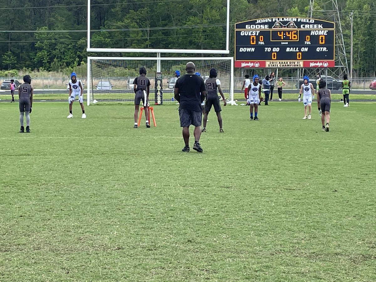 GCGatorFootball's tweet photo. Another great day of youth football in The Creek.
The GC Youth Gators do a great job of promoting football in the Lowcountry.
#FootballsFlyingAtTheCreek
#ThrowItAround https://t.co/2AkdtXwKTY
