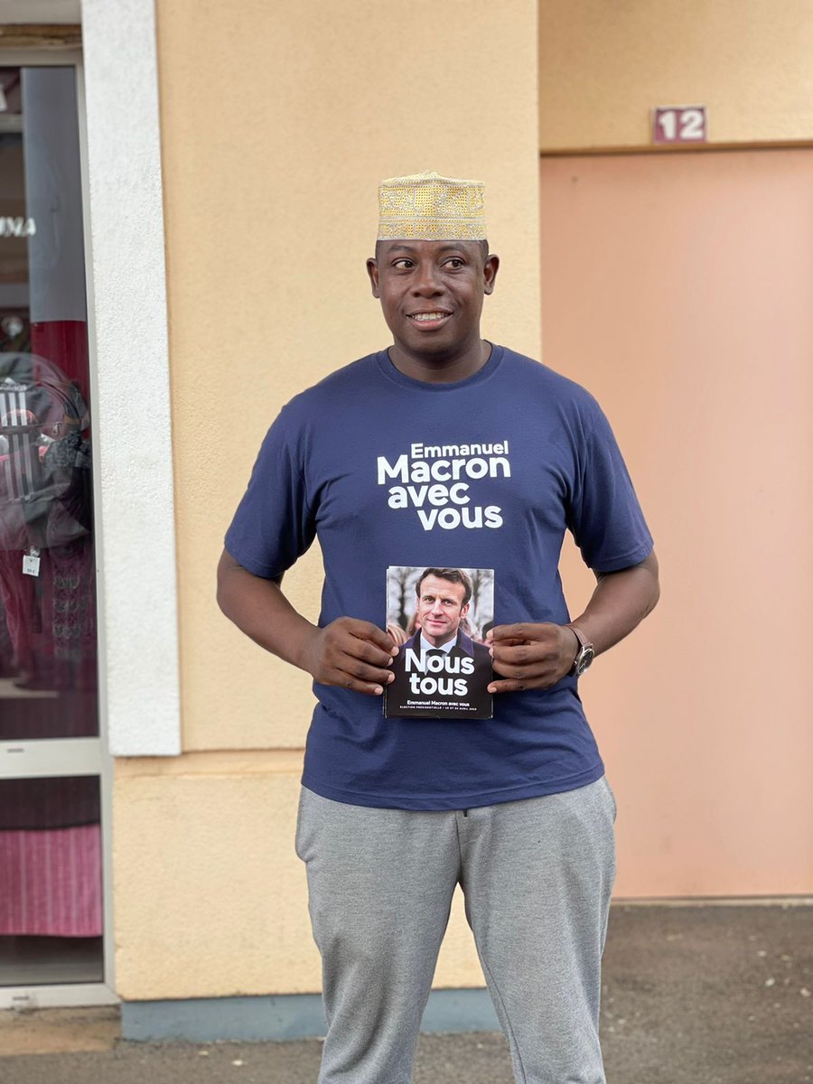 modem976's tweet photo. Parce que nous ne sifflons pas l'extrême-droite, nous la battons en continuant d'aller sur le terrain pour vous écouter et pour vous convaincre.
Le 24 avril, votons Emmanuel Macron.
#NousTous
#JevoteMacron https://t.co/m2NKlliVmE
