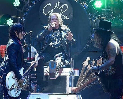 Guns N' Roses every time tweet media