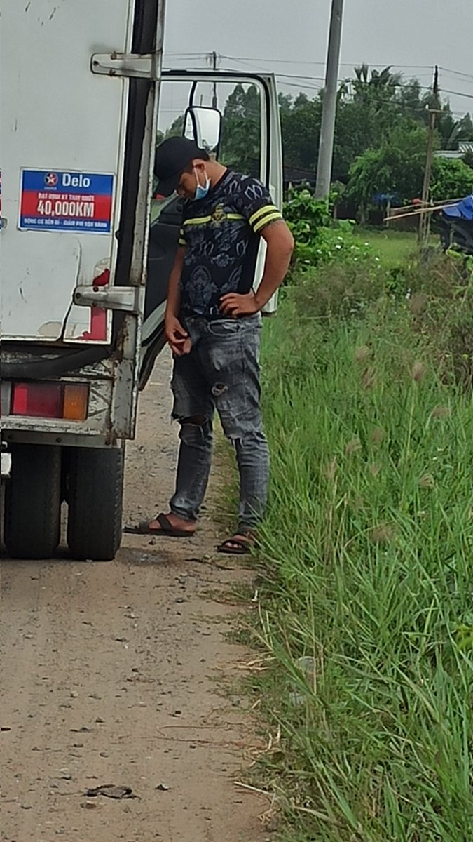 Hoai38758767's tweet photo. Trai thẳng đái nứng cặc cu to... Ma chụp hình thấy nhỏ quá https://t.co/scX1UdJFmH