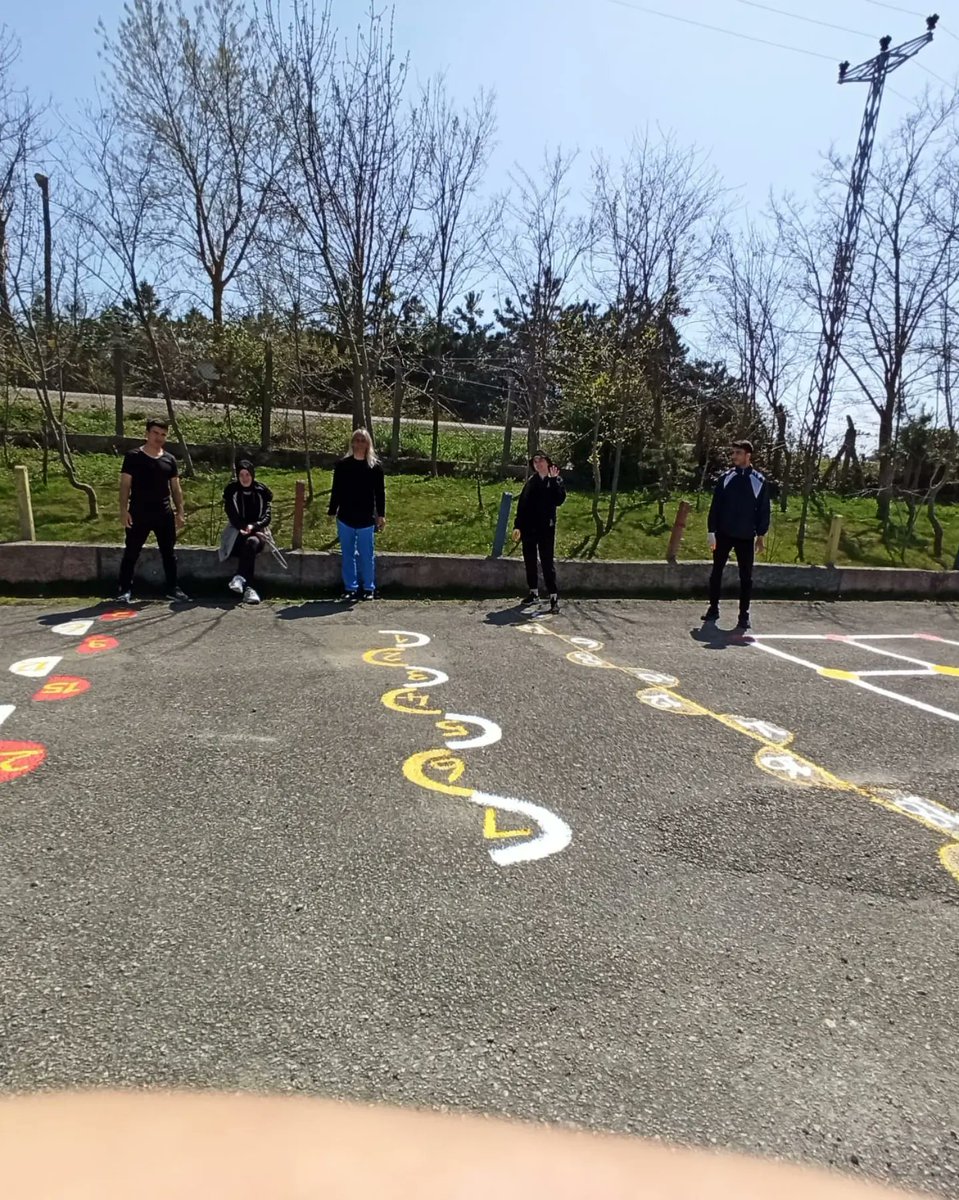 Sinop üniversitesi spor bilimleri fakültesi ile işbirliği yaparak bahçemizi öğrencilerimize hazırladık. Kendilerine teşekkür ediyorum. <a href="/YLDZercan1957/">Ercan Yıldız🇹🇷</a> @ozigym @meseaalp <a href="/mutluozturk368/">Mutlu ÖZTÜRK</a> <a href="/albegul/">Bekir Dincsoy</a>