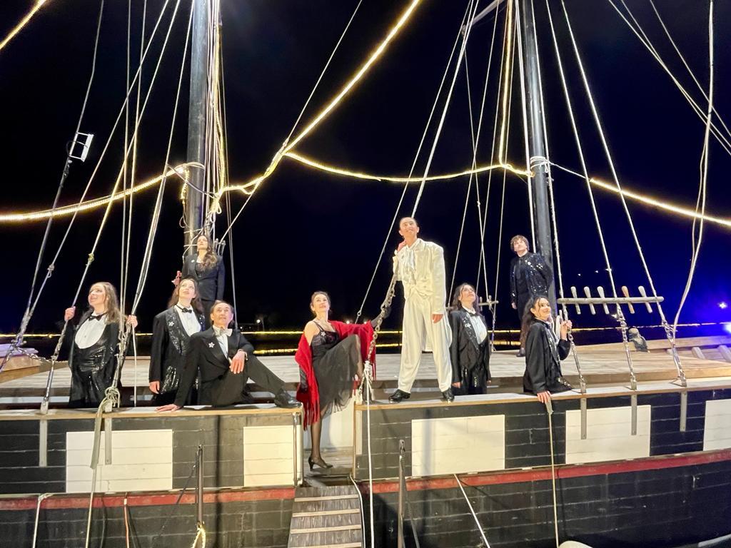 TeatroLeoAmici's tweet photo. Con“Notte tu”#GianlucaGalimberti e #MoniaSclano sono al
#FestivaldellacanzoneperLeo dal #LagodiMonteColombo #Rimini 
Segui il festival su 👇https://t.co/JDW5KAeuhT
#VisitLagodiMonteColombo
#CarloTedeschi #CompagniaRDL #16aprile #Festialdellacanzone #Festival2022 #LeoAmici ⭐🌹⭐ https://t.co/ab4wBGYUO0