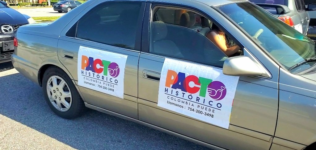 ProgresistasMIA's tweet photo. En el sur de la Florida con el #PactoHistorico. MIAMI,Broward y PalmBeach! Ven y ayuda a hacer campaña con tu propio carro!
⚠️Llamanos:754-200-3498⚠️
La campaña sabrosa
💛💙❤
#Elecciones2022 #MiamiHumana @petrogustavo @FranciaMarquezM @GustavoBolivar @_GillianMg @CarlosNValnera https://t.co/3cec9j2Jud