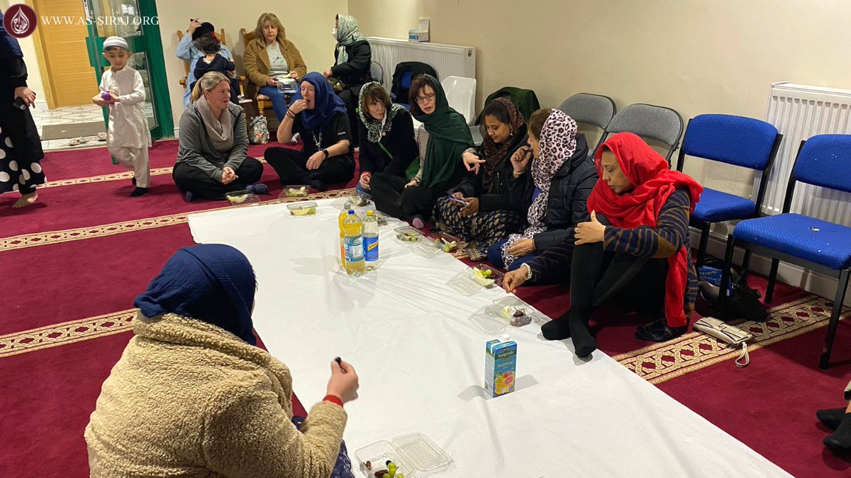 Usman4College's tweet photo. If was a great privilege to attend a community iftar organised by @HaroonShak from As Siraj Trust at Jamia Masjid Ghousia, it was fantastic for community leaders and others to come inside a mosque to see what Ramadan is and its importance &amp; also hear about As Siraj and its plans https://t.co/30PbKaFt9B