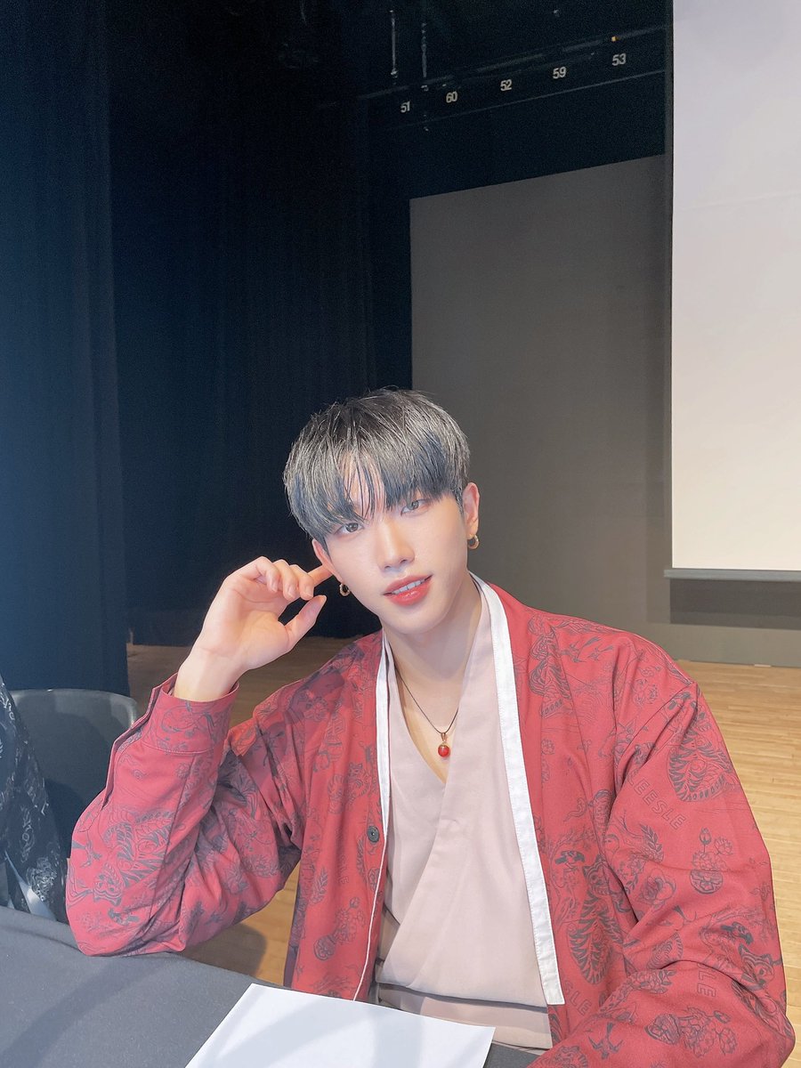 seungboml's tweet photo. |ωħαт αяe чøυ fıłłıиg чøυя ħeαят ωıтħ?|

#kingdom #kingme #kingmakerselcaday #ksd #kingmeselcaday #selcaday @KINGDOM_GFent #kingdomselcaday https://t.co/UsbQc9aUjn