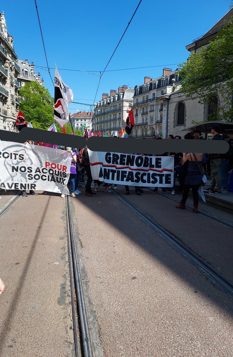 Grenoble est et restera antifasciste 

#manifs16avril #Grenoble